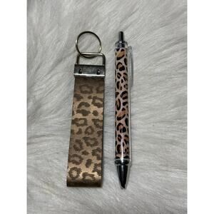 Pen and keychain set